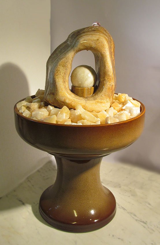 Marmor Lochkugelbrunnen Arkade 8cm mit Sockel